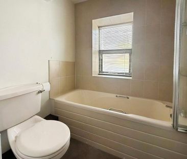 2 bedroom end of terrace house to rent - Photo 3