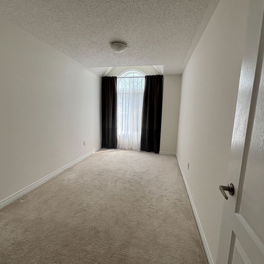 For Lease - 74 Beechborough Crescent, East Gwillimbury, Ontario - Photo 1