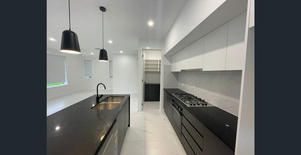 Family Home in Convenient Location! - Photo 1