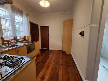 46 Rankins Road, Kensington VIC 3031 - Photo 4