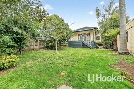 Charm On Sutton! - Photo 5