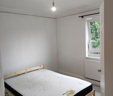 Own double room in Wimbledon flatshare - Photo 2
