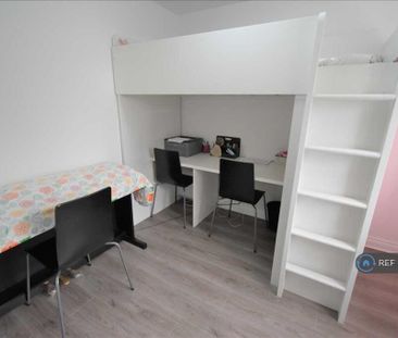 3 bedroom end of terrace house to rent - Photo 3