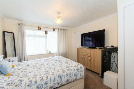 4 bedroom detached house to rent - Photo 5