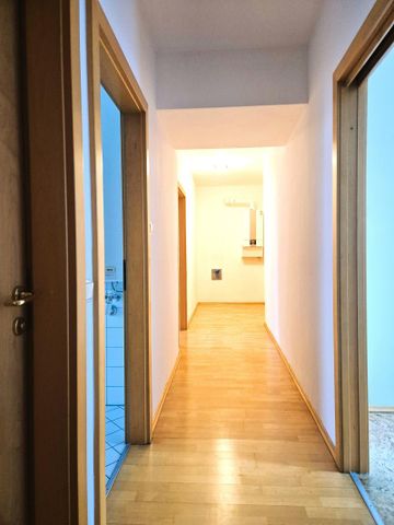 Hessenplatz! Schöne, gepflegte Wohnung mit Balkon, 85 m² WNFL im 1. OG mit Lift, Garage optional! Landstraßennähe! - Photo 3