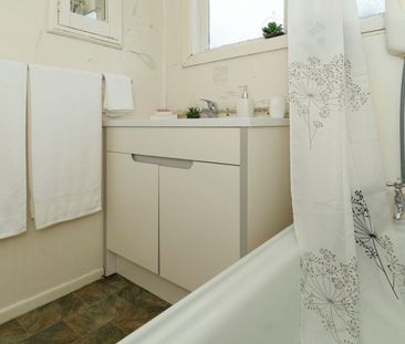 Family Home! - Photo 2