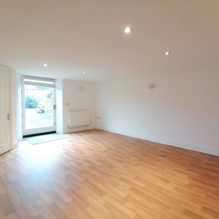 2 bedroom barn conversion to let - Photo 1
