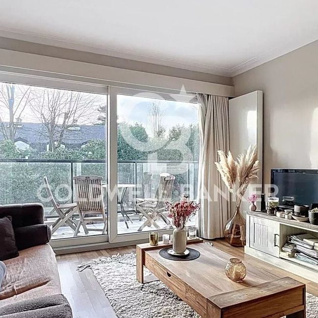 Appartement te huur in Ukkel voor € 1.950 met 3 slaapkamers - Foto 1