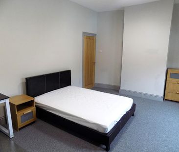 4 bedroom terraced house to rent - Photo 6