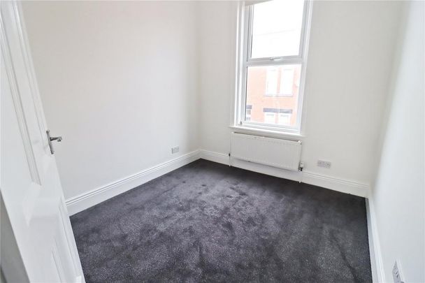 3 bedroom flat to rent - Photo 1