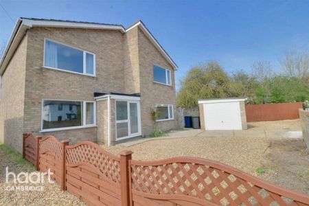 4 bedroom detached house to rent - Photo 3