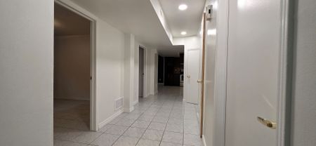 For Lease - 8 WATERFALL Road, Vaughan, Ontario - Photo 4