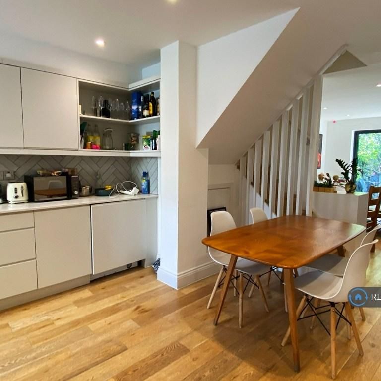 3 bedroom detached house to rent - Photo 1