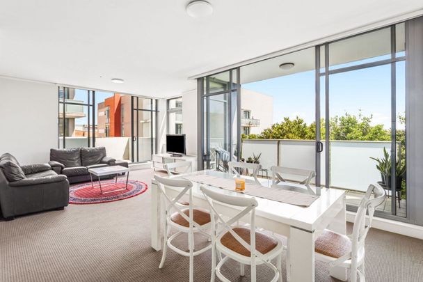 Spacious Three Bedroom Apartment with Modern Style and Stunning Balcony! - Photo 1