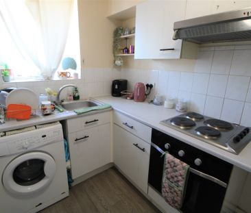 Westminster Court, Whitehall Close, Colchester - Photo 5