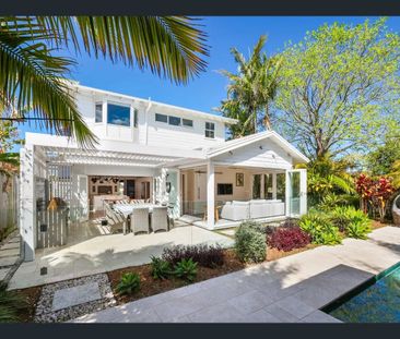 Elevated Coastal Haven with Panoramic Harbour and Ocean Views - Photo 6