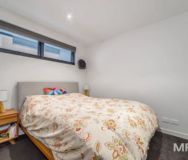 Sleek one bedroom apartment in Hawthorn - Photo 3