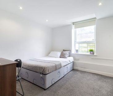 Flat 1, 5 WINSTANLEY TERRACE Leeds - LS6 1DS - Photo 6