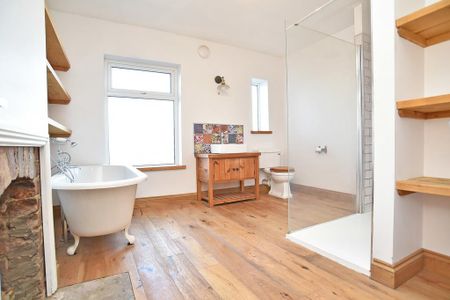 3 bedroom terraced house to rent - Photo 5