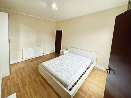 4 bedroom terraced house to rent - Photo 5