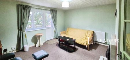 3 bedroom flat to rent - Photo 2