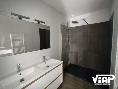 T3 DE 105 m² PROCHE PLACE DES CARMES - Photo 5