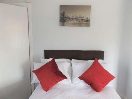 Minster Street, Stoke-on-trent, Staffordshire, ST6 - Photo 4