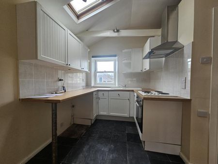 2 bedroom semi-detached house to rent - Photo 3