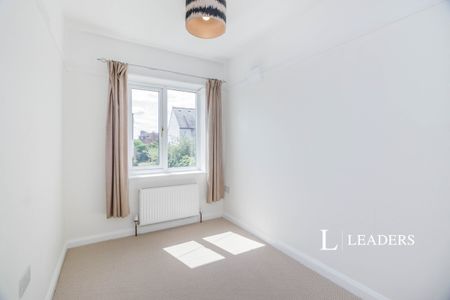 4 bedroom house to rent Sandlands Road, Walton on the Hill, KT20 - Photo 3