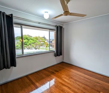 SELF CONTAINED TOWNHOUSE, CLEAN & COMFORTABLE, SHORT WALK TO ALL YO... - Photo 2