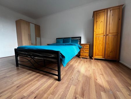 4 Bed Terraced House, Holland Walk, N19 - Photo 2