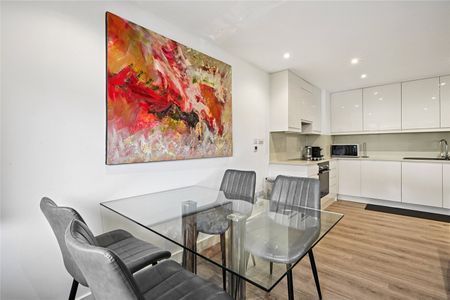 Superb two-bedroom residence in Hereford House, Ovington Gardens - Photo 4
