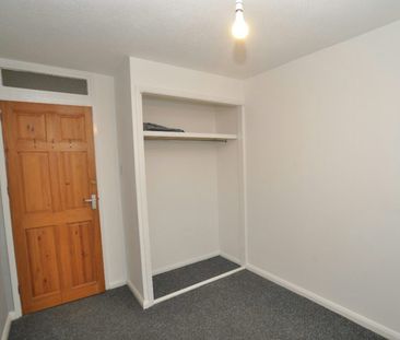 Flat to rent on - Photo 3
