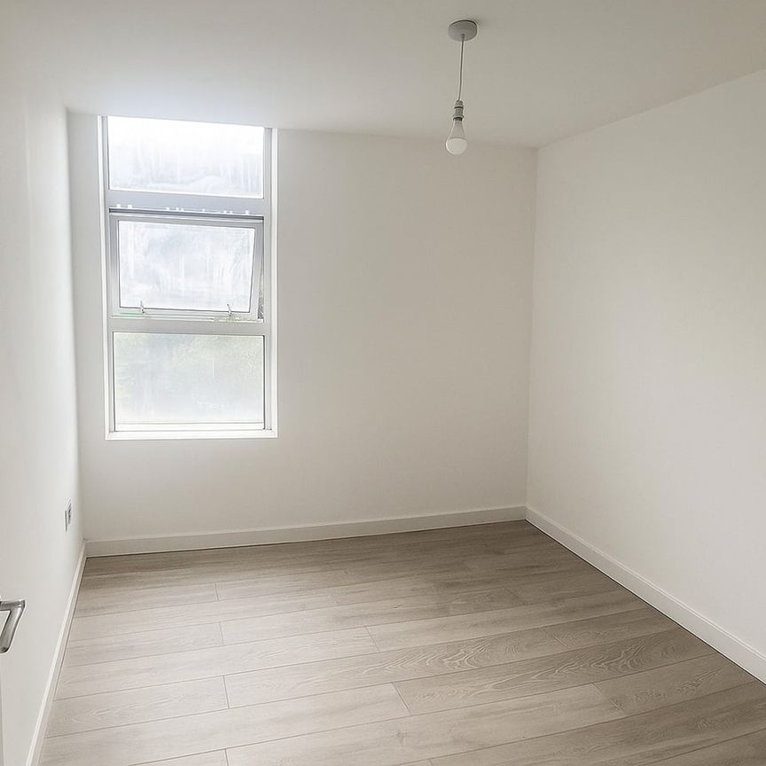 2 Bed Flat, Wilmslow Road, M14 - Photo 1
