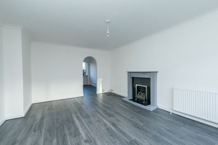 RBAOD LANE CLOSE BRAMLEY LEEDS LS13 2UD - Photo 4