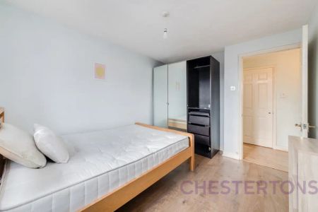 2 bedroom flat in Harlinger Street - Photo 2