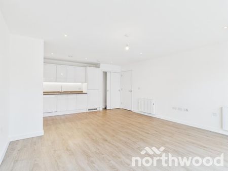 2 bedroom flat to rent - Photo 2