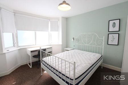 5 bedroom terraced house to rent - Photo 2