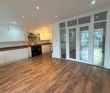 4 Bed Terraced House, Evelyn Avenue, NW9 - Photo 4