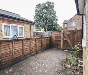 1 bedroom flat to rent - Photo 6