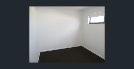 As New Modern Townhouse - Photo 2