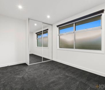 135A Linacre Road, Hampton VIC 3188 - House For Rent | Domain - Photo 3