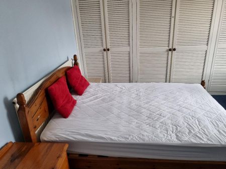 4 bedroom terraced house to rent - Photo 3