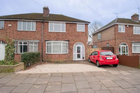 3 bedroom semi-detached house to rent - Photo 2