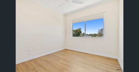 TWO BEDROOM, TWO BATHROOM UNFURNISHED UNIT IN THE HEART OF PALM BEACH - Photo 2