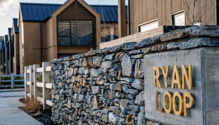 2 Bed, 2 Bath Townhouse with Garage! - Photo 5