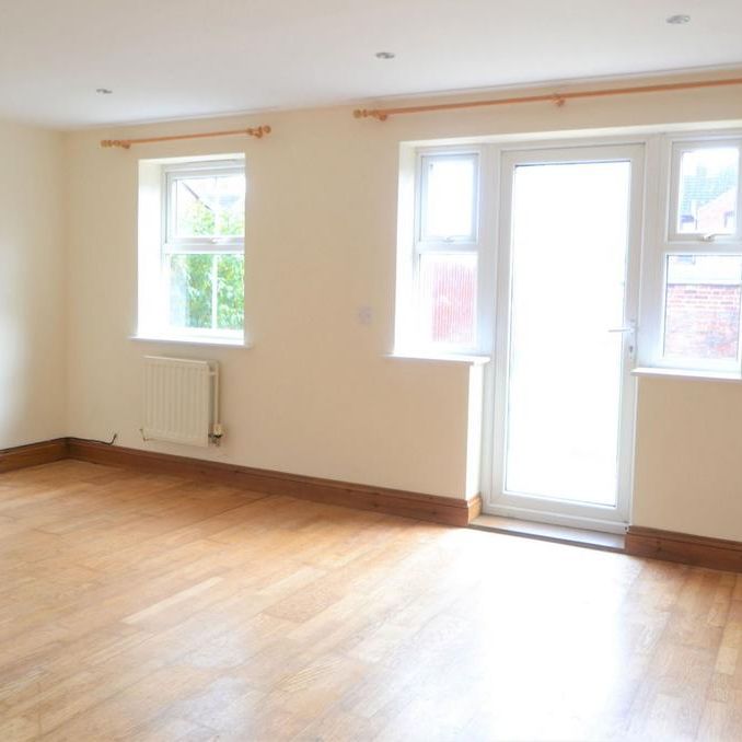 3 bedroom semi-detached house to rent - Photo 1
