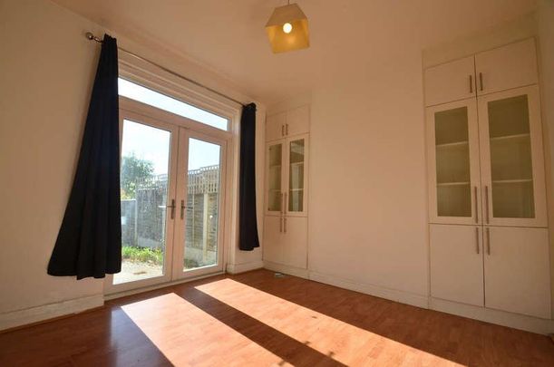 London Road, Staines-upon-thames, TW18 - Photo 1