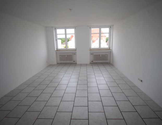 Keine Platzprobleme, großzügige, renovierte 3 Zimmer Wohnung! - Foto 1