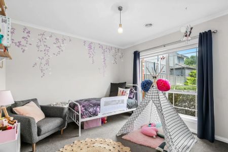 Modern low maintenance living in a prime location. - Photo 4